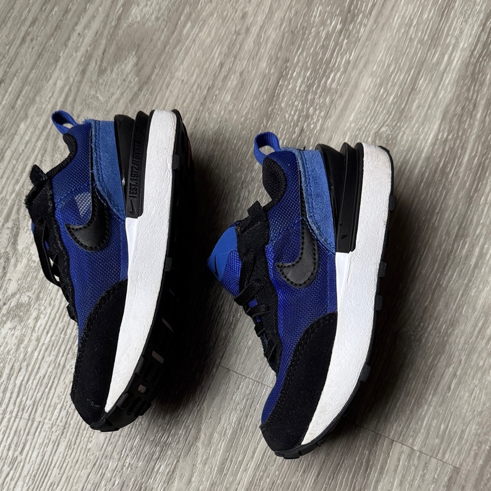 Nike Kids Sneakers in Blue and Black